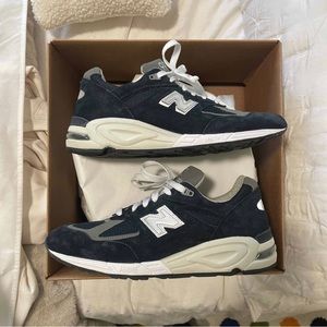 New Balance MADE in USA 990v2 ‘Navy’ size 10.5, worn twice. No box